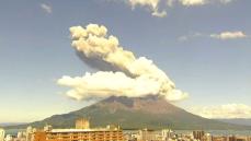 桜島で爆発　噴煙3700メートルの高さ　桜島でやや多量の降灰予想　鹿児島