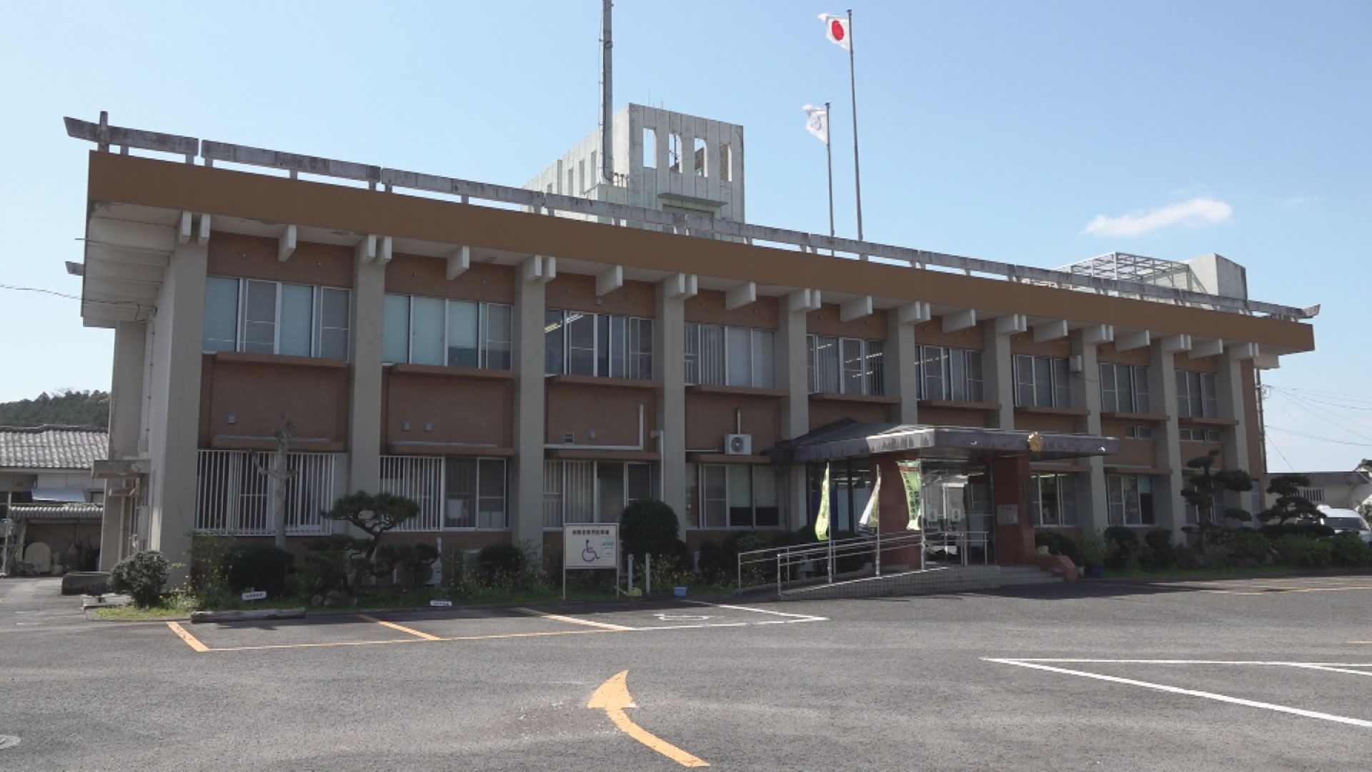 養鶏場が全焼 約1万1800羽に被害「配電盤から火が出ている」　鹿児島・南九州市