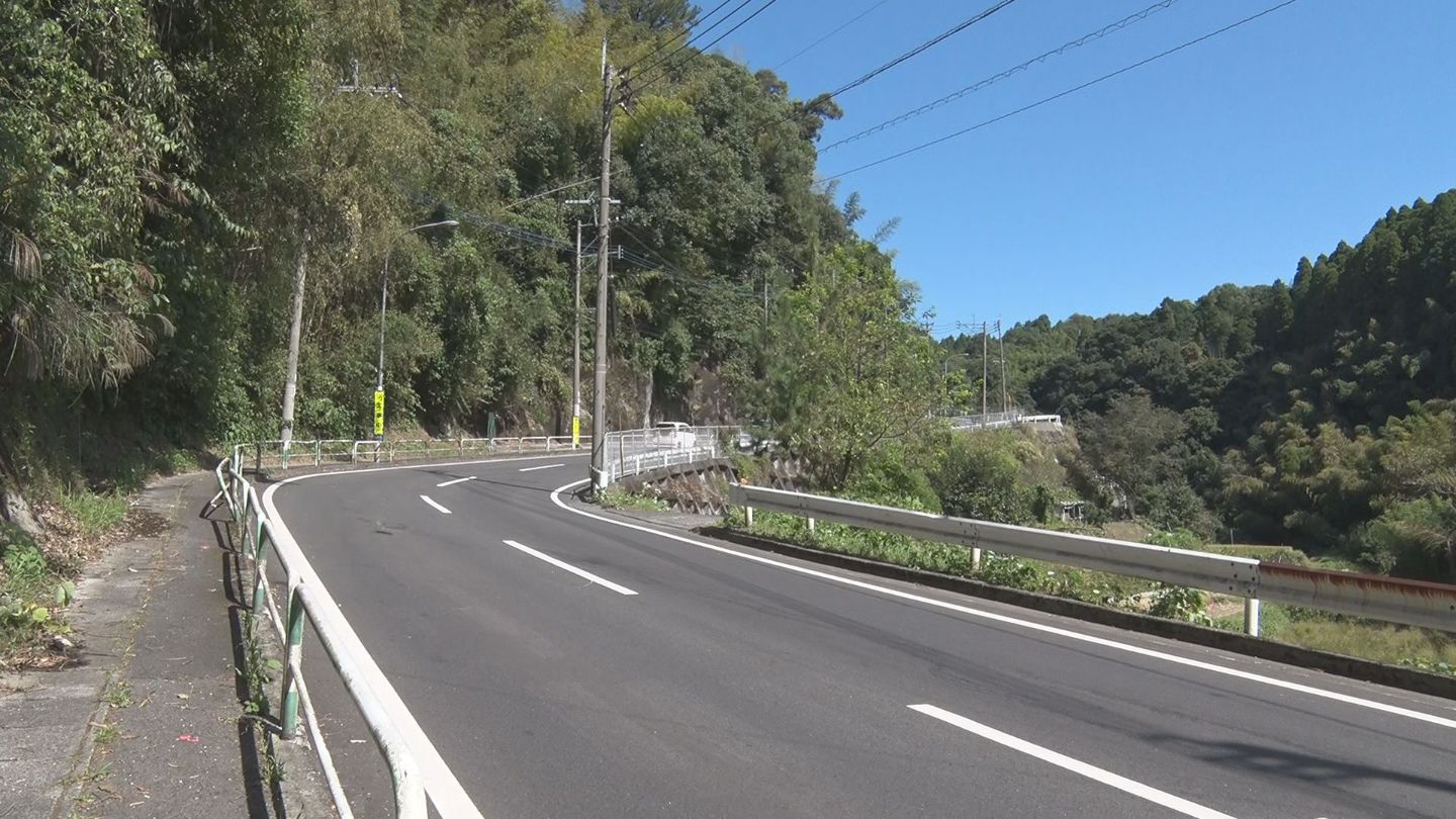 鹿児島市で車同士が正面衝突　女性1人が意識不明の重体