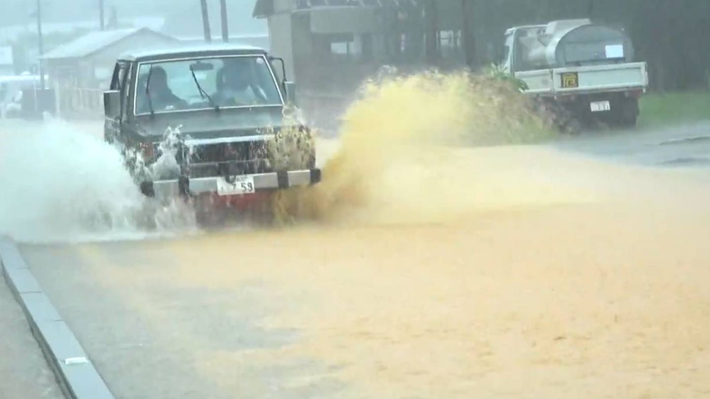 与論町で1時間に139ミリ　記録的短時間大雨情報