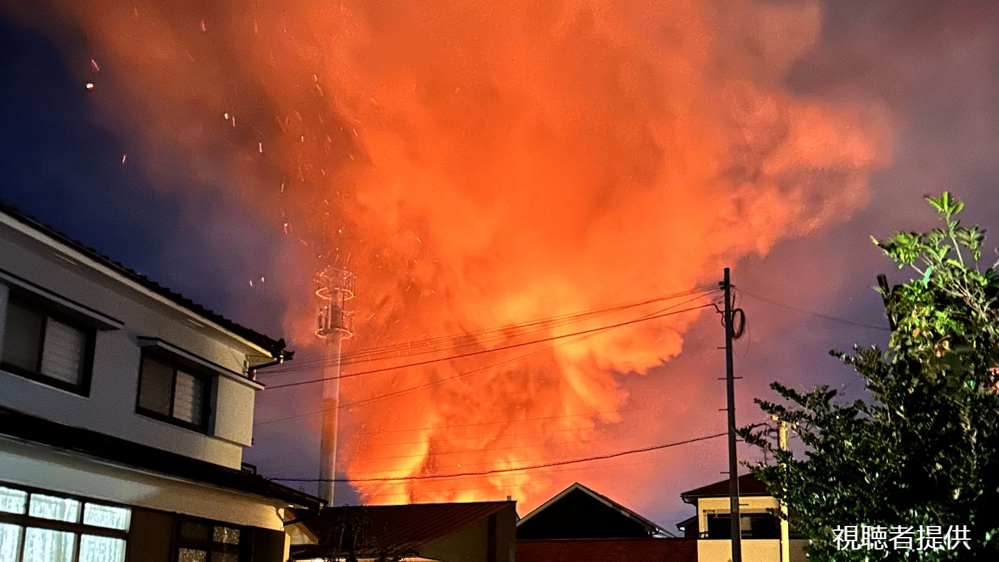 「2階建て住宅の1階から火災」住宅2棟が全焼　1棟の一部を焼く　けがなし　鹿児島市・坂之上1丁目