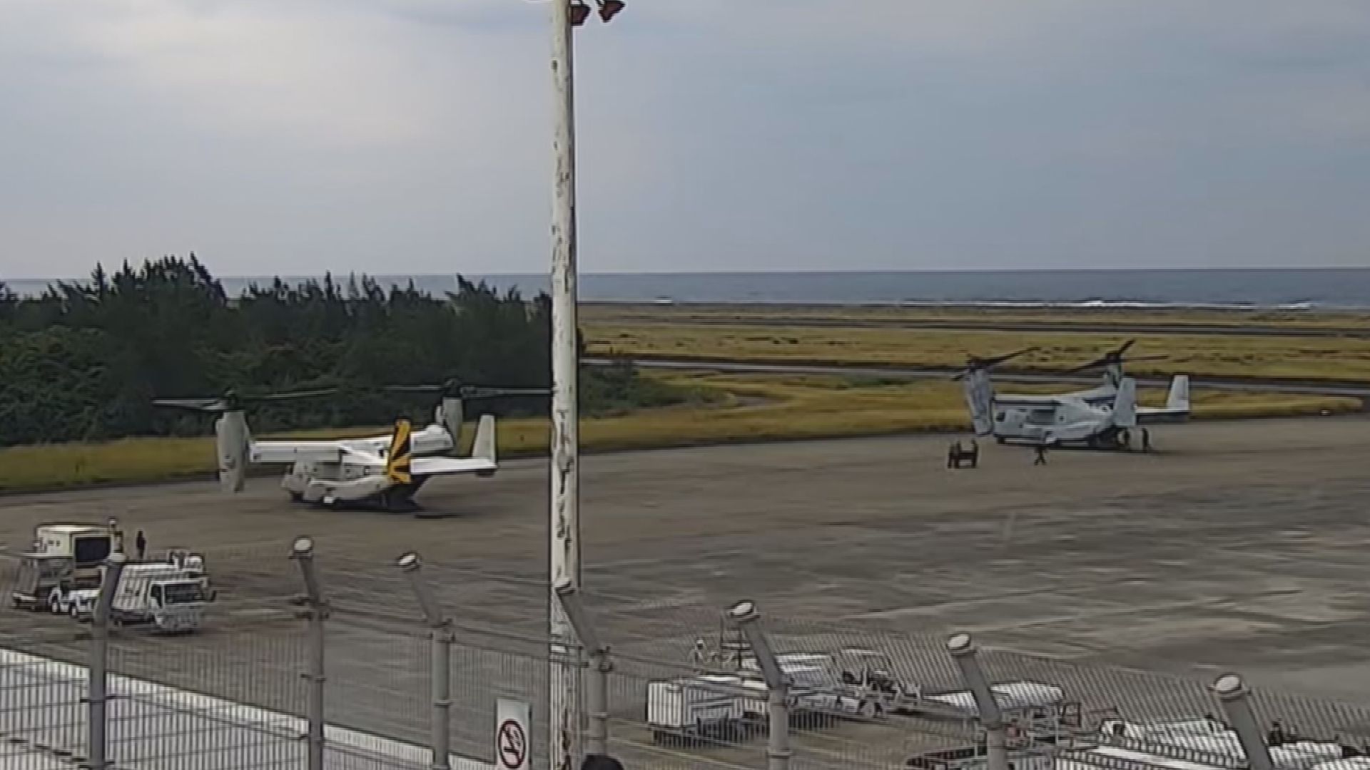 緊急着陸のオスプレイきのうから駐機続く　支援のため別の1機離着陸　鹿児島・奄美空港