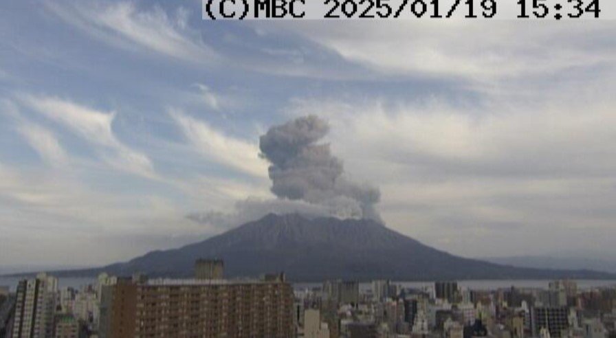 桜島で爆発的噴火　噴煙２０００ｍ　鹿児島【20日午前9時までの降灰予報】