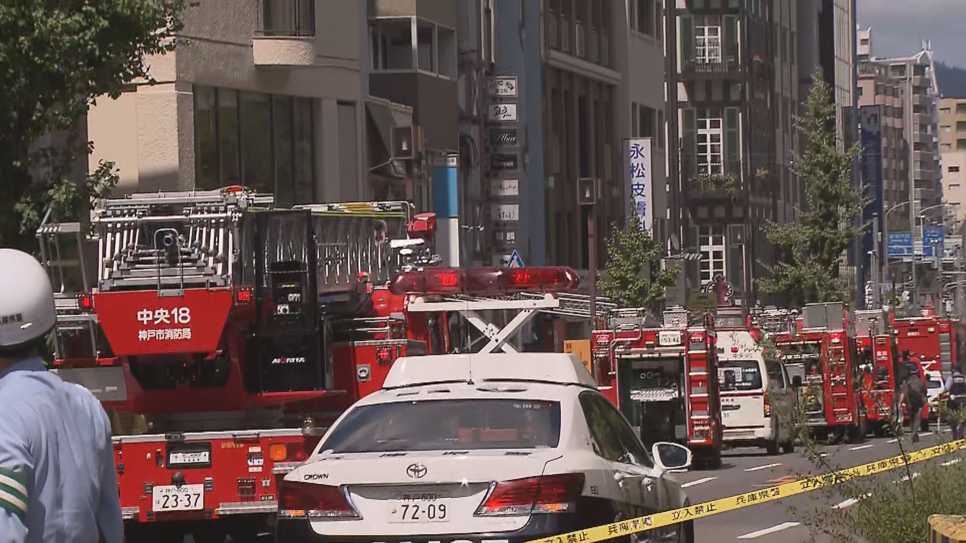 【速報】「建物の間で木材が燃えている」神戸・三宮のビルで火事　消防が消火活動中　目撃者「何度か爆発音…燃えているものが飛び散っていた」