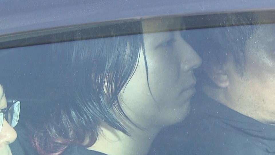 ４人で「せき止め薬」を過剰摂取か　少女３人誘拐容疑で逮捕の容疑者宅に空になった約８０錠分の包装シート　女子高校生１人死亡