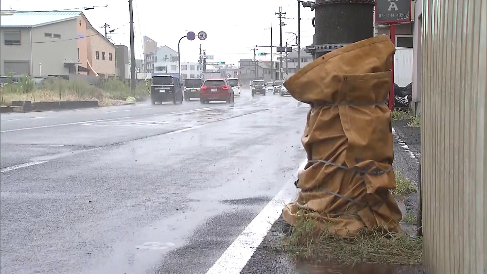 車が電柱に衝突…乗っていた生後４か月の赤ちゃんが死亡　１８歳女性と１７歳少年がケガ「ドライブの帰りだった」　和歌山市