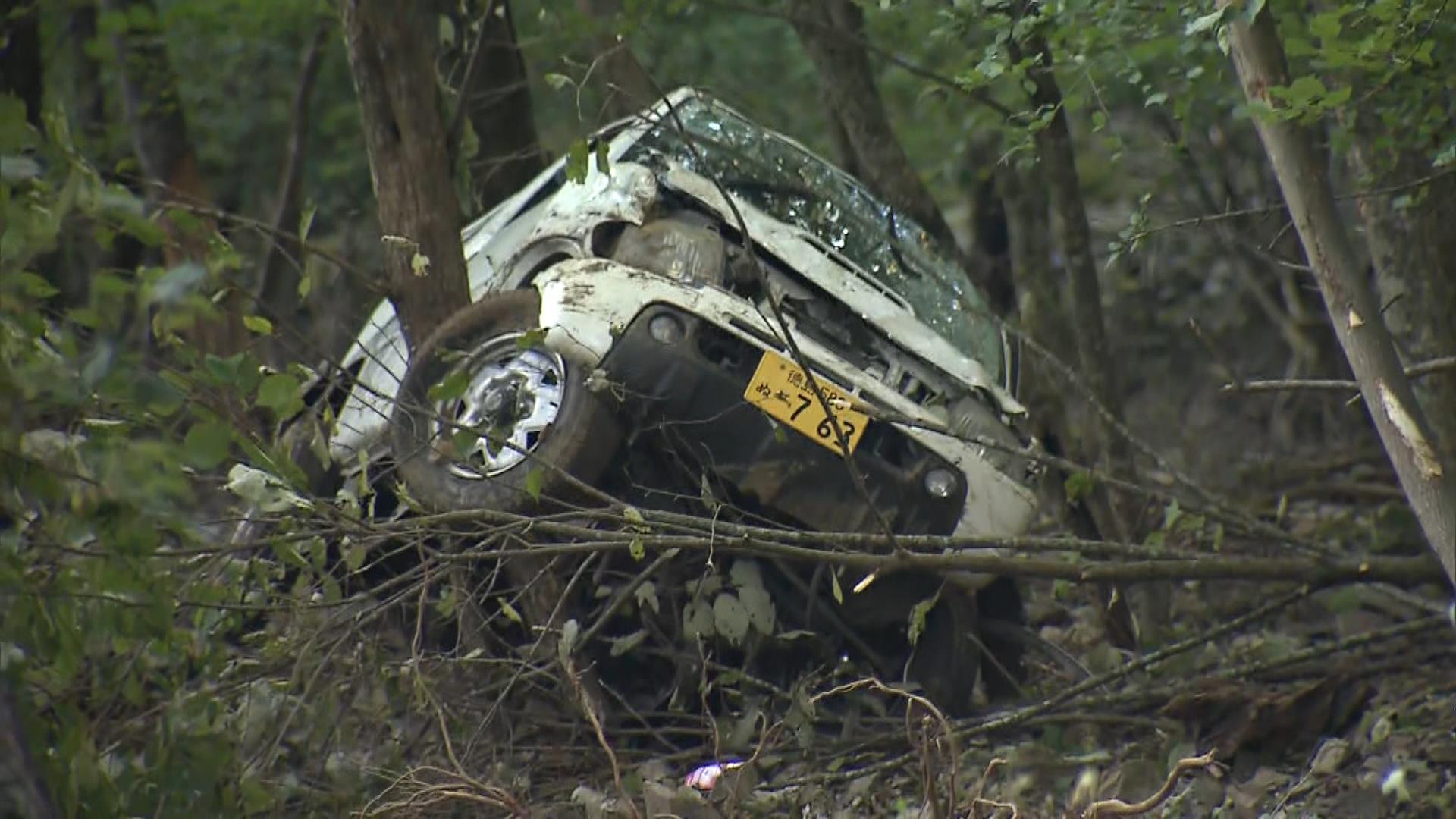 山中で軽乗用車が転落　８０代とみられる女性含む２人が心肺停止　徳島・吉野川市