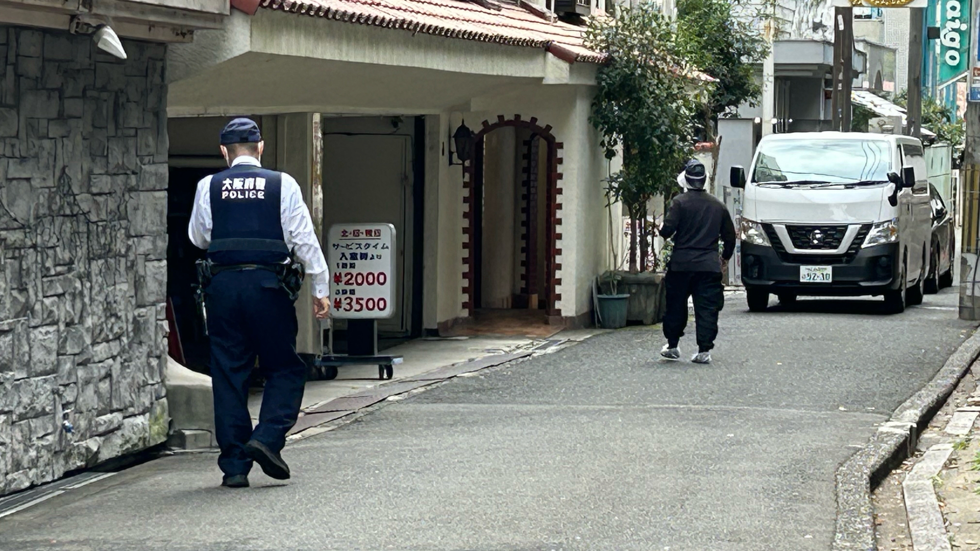 下着姿で両手足を縛られ…ホテルの客室に男性遺体　発見の４時間前に別の男性と２人で入室　大阪・天王寺区