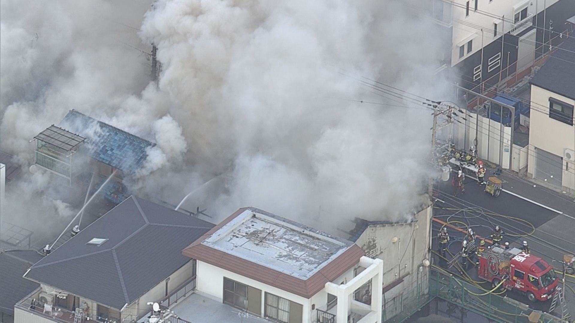 【速報】密集地の2階建て店舗兼住宅で火事　住人の81歳女性が死亡　87歳男性は軽傷　約350平方メートルが焼ける　大阪・生野区