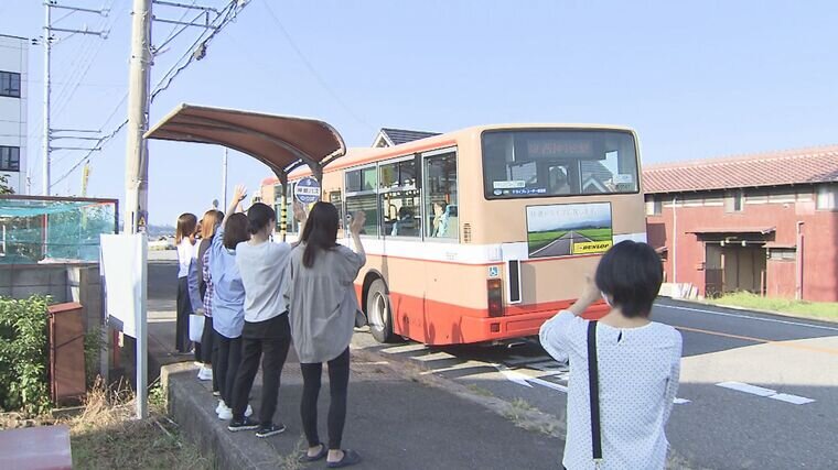 児童が通学で利用『路線バス』休止へ　小学校まで子どもが歩くと１時間以上...歩道がない場所もあり保護者たちは困惑　バス会社は&quot;採算割れや人手不足&quot;で苦渋の決断