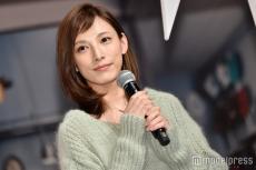 加藤あい、キャミ姿の自撮りショット公開「変わらぬ美しさ」「セクシー」の声