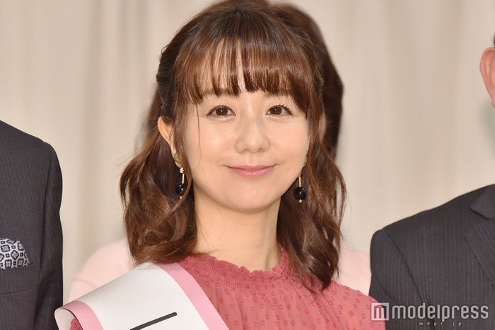 オリラジ中田敦彦の妻・福田萌、第3子次男との顔出し2ショット公開「パパに似てる」「可愛い」と反響