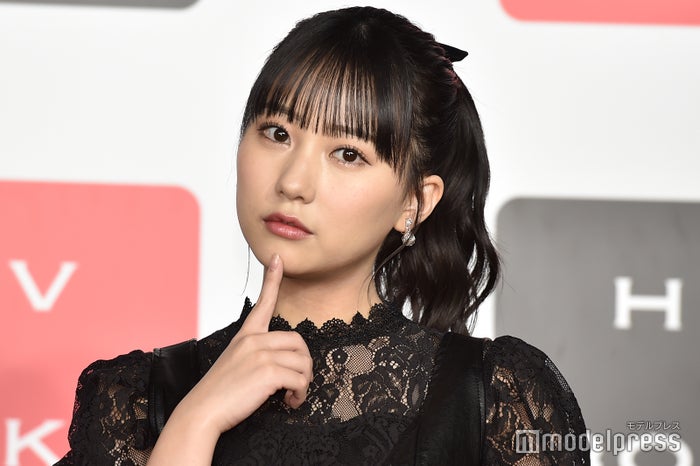 田中美久、横乳のぞく大胆ショット公開「美しすぎ」「表情からも色気を感じる」の声