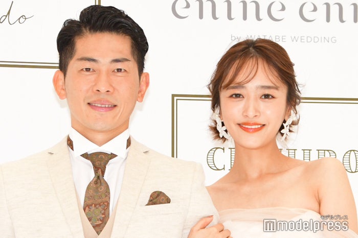 近藤千尋＆ジャンポケ太田夫妻、結婚9年記念日を家族5人で祝福 集合ショットに「素敵すぎる」「永遠の憧れ」の声