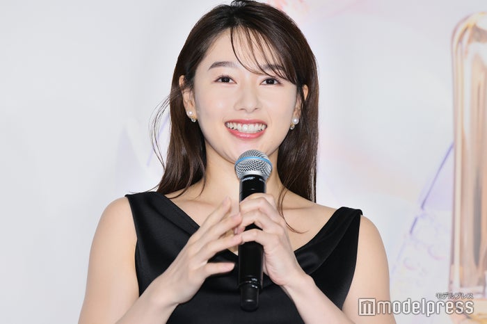 桜井日奈子、美バストのぞくオフショットに「セクシー」「魅力的」の声