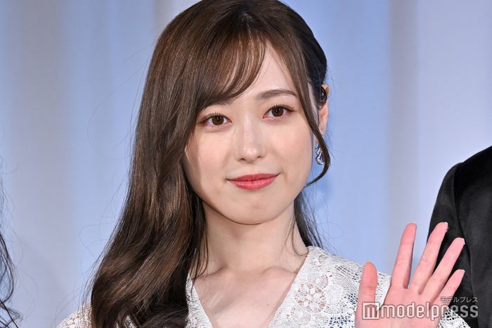 福原遥、1ヶ月遅れの誕生日サプライズに驚き「まさかすぎて」学生時代の秘蔵ショットも公開【透明なわたしたち】