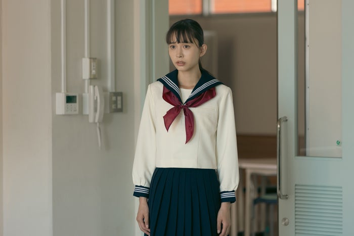 【私の町の千葉くんは。 第1話】マチ（井桁弘恵）、初恋相手・悠一（犬飼貴丈）と劇的再会