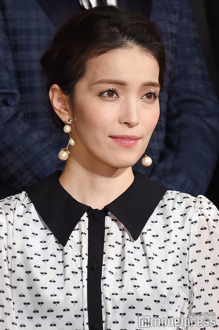 知念里奈、ばっさりカットの新ヘア披露「美人が際立つ」「可憐で素敵」と反響