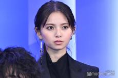 齋藤飛鳥、撮影現場で口説かれる マドンナ的存在に「楽しく撮影しております」【ライオンの隠れ家】