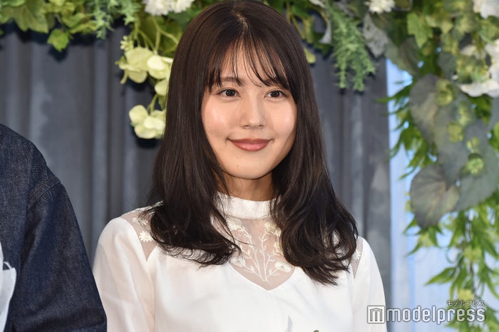 有村架純、美デコルテ輝くキャミドレス姿披露「美と可愛さの共存」「上品で素敵」と反響