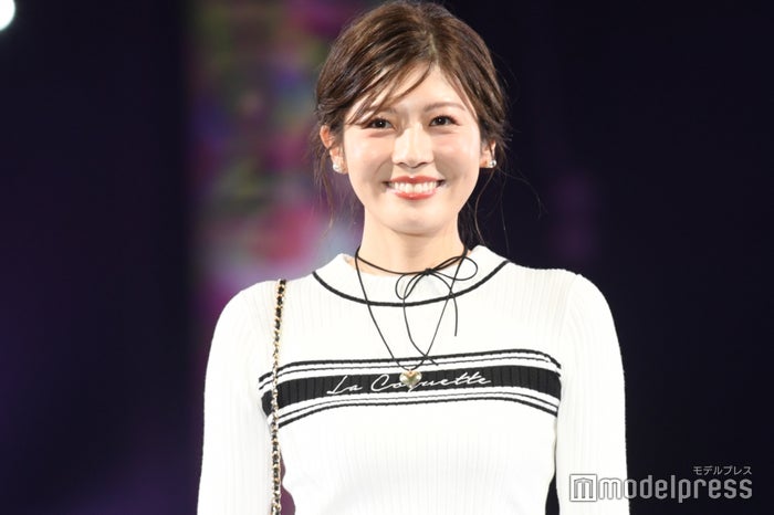 北海道テレビ田口彩夏アナ「サツコレ」初ランウェイ 堂々ポージングに釘付け【札幌コレクション 2024 A／W】