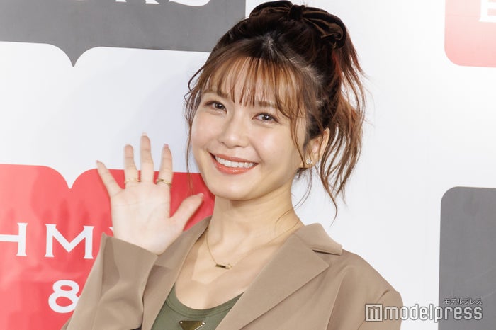 AAA宇野実彩子、ミニ丈私服で美脚披露「スタイル良い」「可愛すぎる」と反響