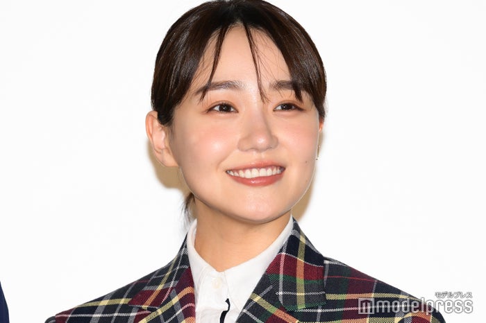 奈緒、緑ヘアで雰囲気ガラリ「びっくり」「別人級」の声