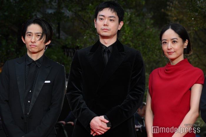 三宅健、井上真央をエスコート 菅田将暉はベロアジャケットでシックに【第37回東京国際映画祭】