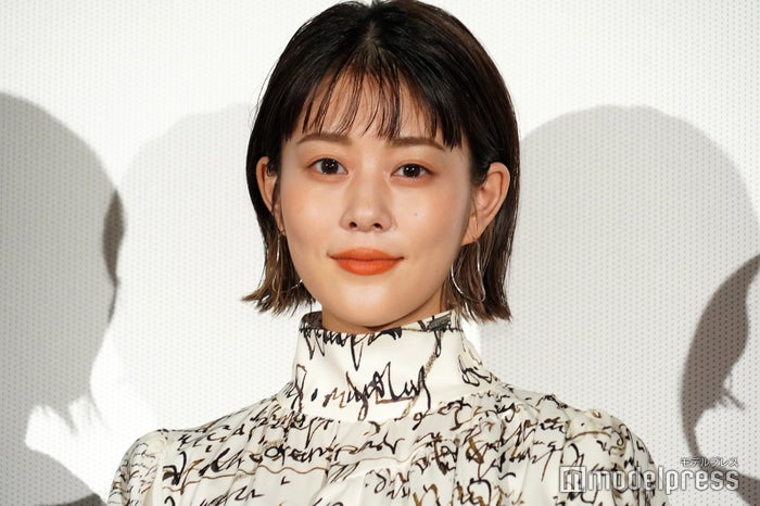 高畑充希、ハイトーンヘア×紫リップで印象ガラリ 過去ショットに「誰か分からなかった」「かっこいい」の声