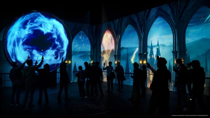 “ハリポタ”アート展「Harry Potter： Visions of Magic」シンガポールで開催 謎めいた魔法界を巡る10のエリア