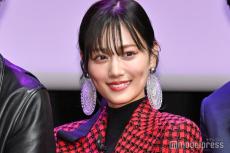 山下美月、ほっそり美脚際立つ衣装姿で登場 “恥ずかしい”趣味明かす「秘密にしていたんですけど」【六人の嘘つきな大学生】