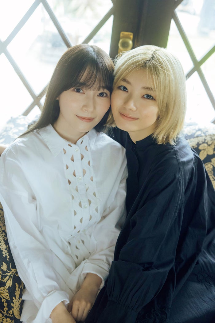 櫻坂46守屋麗奈＆藤吉夏鈴「週刊FLASH」表紙登場 4年間の活動・ライブへの想い語る