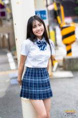 “高校生アイドル”LinQ有村南海、透明感溢れる制服グラビア「ヤンマガ」初登場