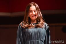 華原朋美、ライブTシャツ着用の愛息子と2ショット披露 全国ツアー舞台裏に「素敵な親子」「ほっこりした」の声