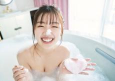 日向坂46佐々木美玲、泡で遊ぶバスタイムカット 1st写真集先行カット第12弾解禁【陽射しのパレード】