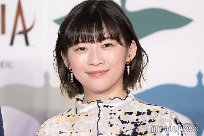 伊藤沙莉「虎に翼」共演者の再会2ショットに嫉妬？「反応が可愛すぎ」「落ち着いて」の声