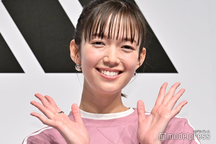 佐藤栞里「尿管結石の石が5個もありました」生放送での告白にスタジオ驚き