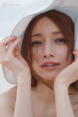 後藤真希写真集、発売1ヶ月で異例の重版8刷 未公開カット解禁【flos】