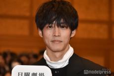 松坂桃李、学校サプライズ訪問に高校生250人熱狂 特別授業で真剣アドバイス【御上先生】