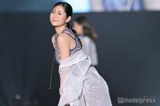 HKT48井澤美優、ノースリーブワンピで美肩大胆見せ お茶目な笑顔にドキッ【TGCしずおか2025】