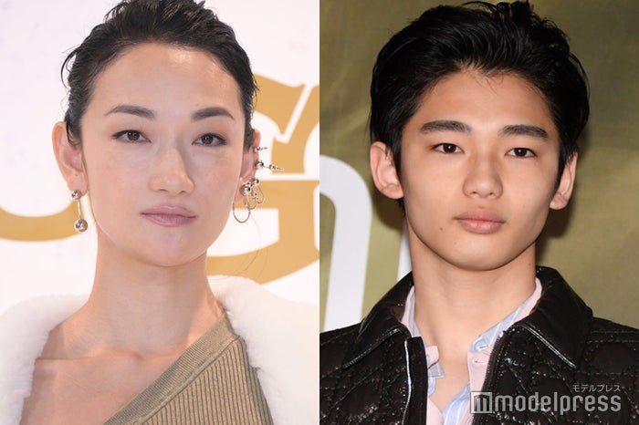 冨永愛、長男・冨永章胤の“20歳の集い”記念2ショット「美形親子」「スタイル抜群」と反響