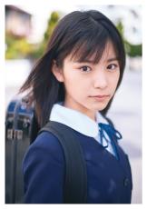 當真あみ、中学時代のあどけない制服姿＆海辺ショット公開 写真集握手会イベントも決定【Ami】