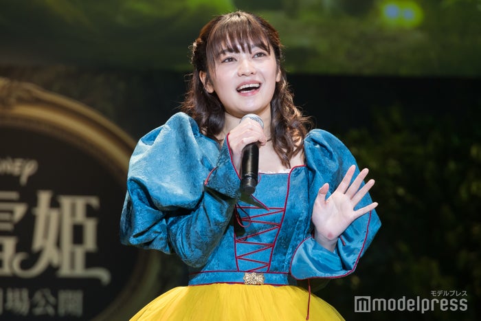 吉柳咲良、白雪姫ドレス姿で圧巻の歌唱「演じるのに恥じないように」プリンセス役としての心がけ明かす