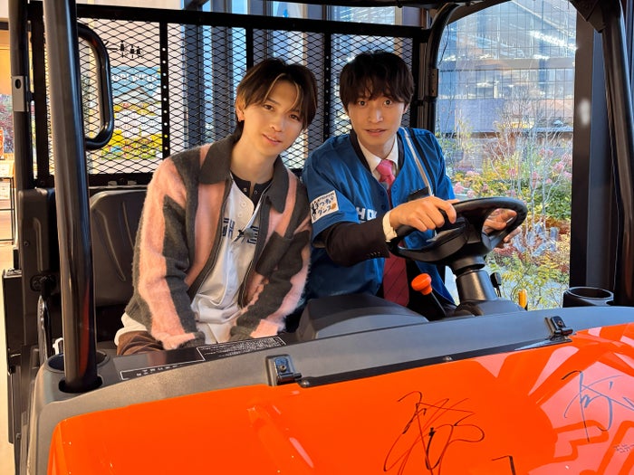 阿部顕嵐＆岩橋玄樹、9年ぶり再共演で“エモい”展開「青春時代を一緒に過ごした大切な仲間」きつねダンスも披露【モデルプレス独占カットあり】