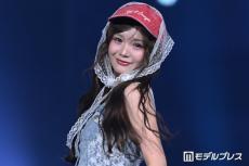 CUTIE STREET古澤里紗、ショート丈デニムビスチェ×レーススタイル