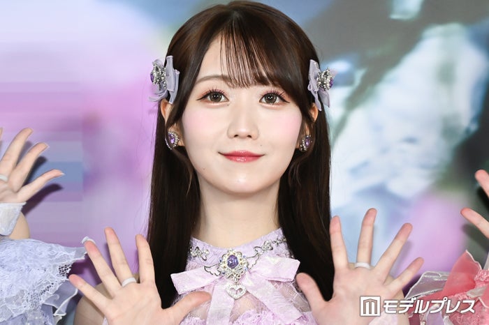 LOVE大谷映美里「珍しいかも？」ミニボトムのブラックコーデから美脚