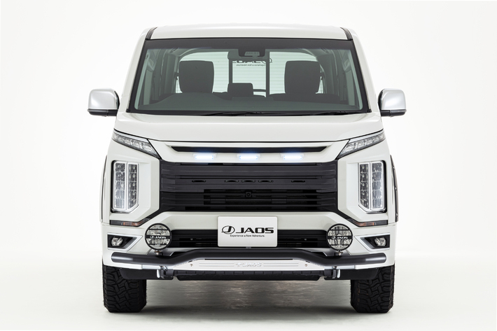 新型デリカD:5の“ギラギラ顔”をシンプル＆アメリカンに！ 「JAOS