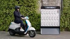 KYMCOの革新的電動スクーター技術 “Ionex”
