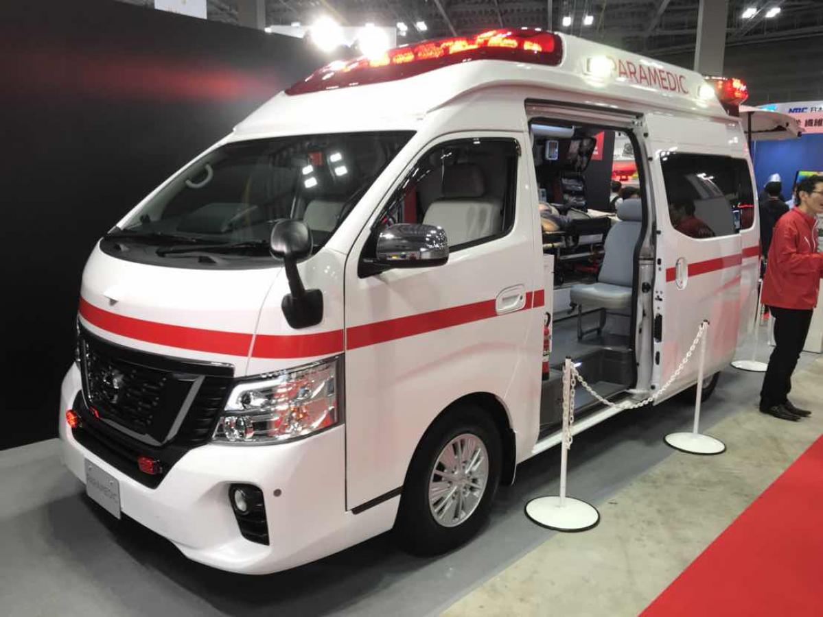 リーフの技術がここでも。日産自動車、高規格準拠救急車「パラメディック」のリチウムイオン補助バッテリー搭載車を『東京国際消防防災展 2018』に出展