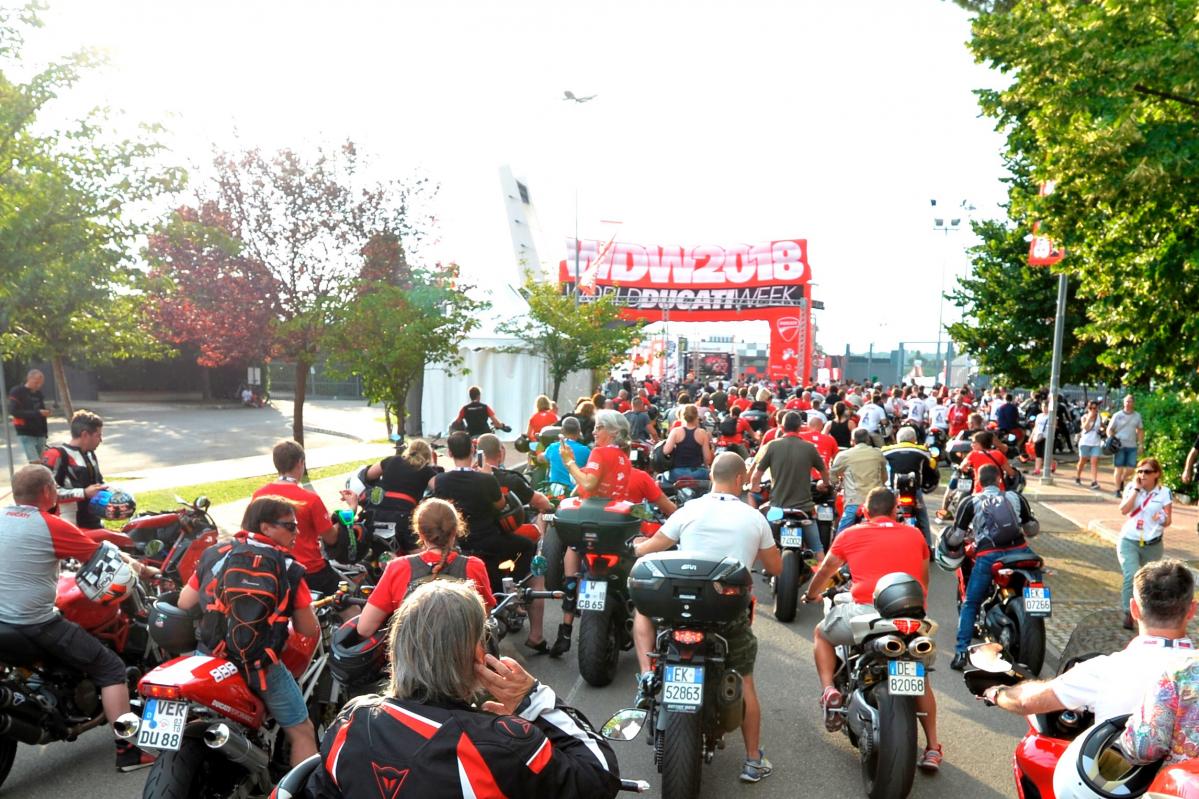 ドゥカティのイベントに9万人!? 第10回World Ducati Weekで来場者数の新記録を達成！